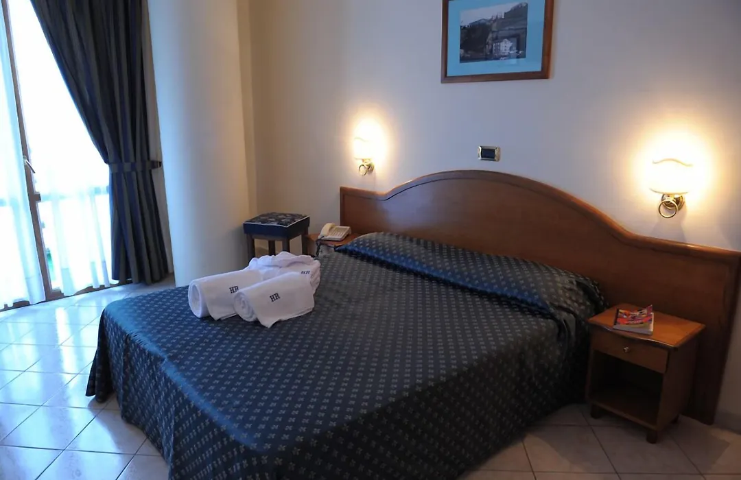 Hr Hotel & Spa-1